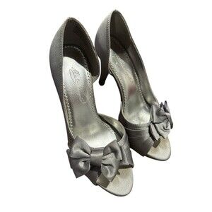 Womens Michaelangelo Davids Bridal Diane Creme Satin Open Toe Stilettos Size 7.5